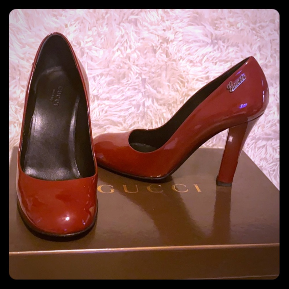 Gucci round toe red wine heels